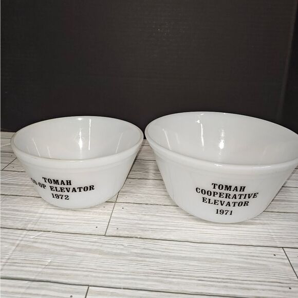 TOMAH CO-OP ELEVATOR TOMAH Wisconsin 1971 & 1972 Milkglass Advertising Bowls - Picture 3 of 10